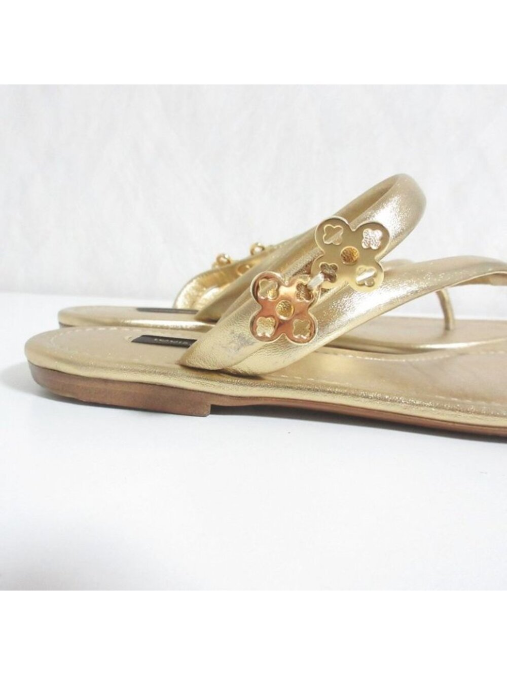 Louis Vuitton Monogram Flower Thong Sandals 35 Gold - Picture 3 of 12
